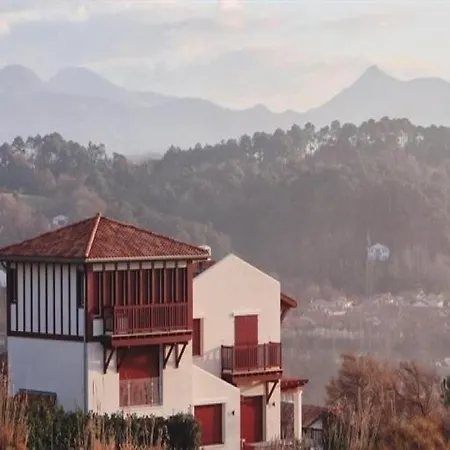 Pierre - Saint-jean-de-luz *